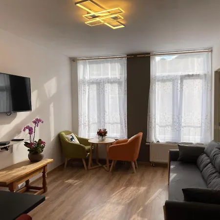 De La Croisette 1 アパート ディナン